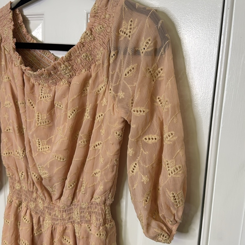 ASTR the Label Small Eyelet Boho Chic Off-Shoulder Dress - Picture 4 of 8